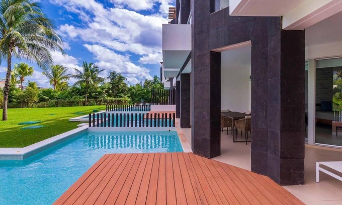 Puerto Juarez Apartment | Mareazul Beachfront Resort - Condo Paraíso