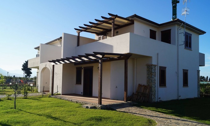 Campofelice di Roccella Villa | Mareluna Family Resort - Villa 6 - Wi-Fi and A / C!