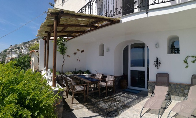 Praiano Apartment | Mareluna Holiday Home - CIN: IT065102C2A7GYRXFU