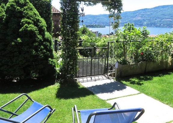 Pallanza House | Margo 1 apartment in Verbania Suna in a panoramic position