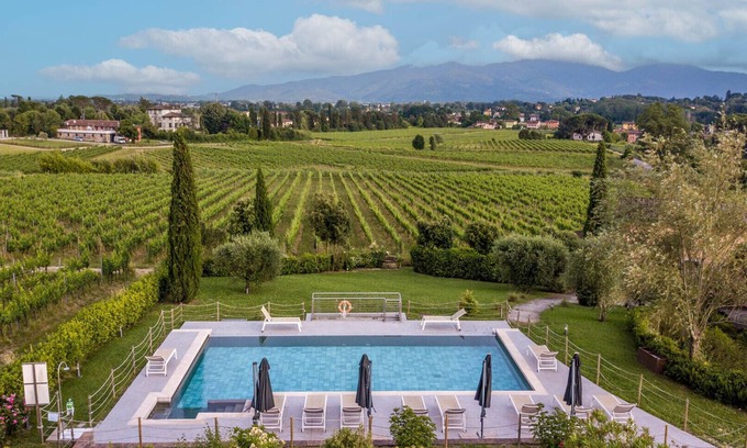 Lucca Apartment | Maria Farmhouse Apartment in Wine Resort in Lucca