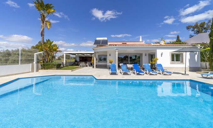 Olhos D'Agua Villa | Maria in Albufeira with 6 bedrooms and 5 bathrooms