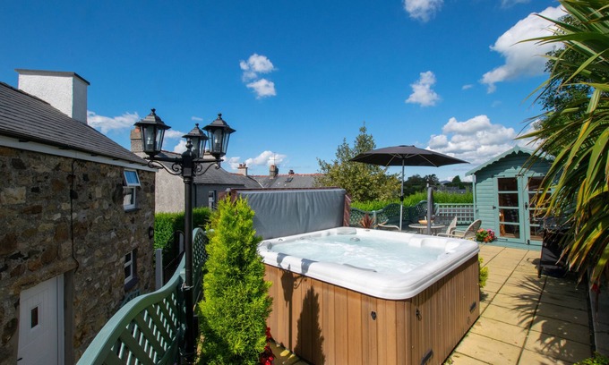 Llanbedrog House | Marian Graig - Two Bedroom House, Sleeps 2