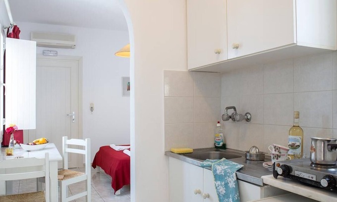 Parasporos Apartment | Marili Apartments, Apt#1 by the sea