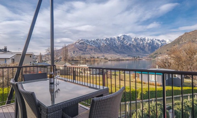 Frankton Apartment | Marina Apartment 405