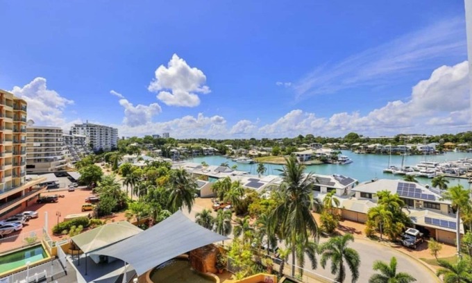 Cullen Bay Apartment | Marina Magic | 2 Bed, 2 Bath apt | Stunning Views
