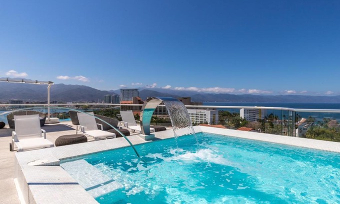 Isla Iguana Apartment | Marina Nautico 4B by Kivoya