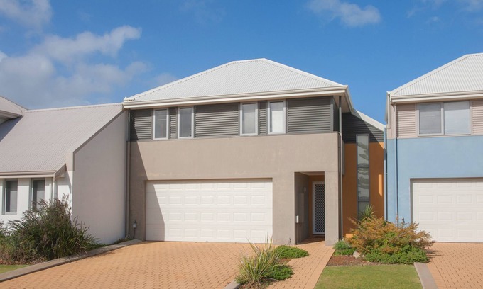 Geographe House | Marina Seaside Escape- WIFI