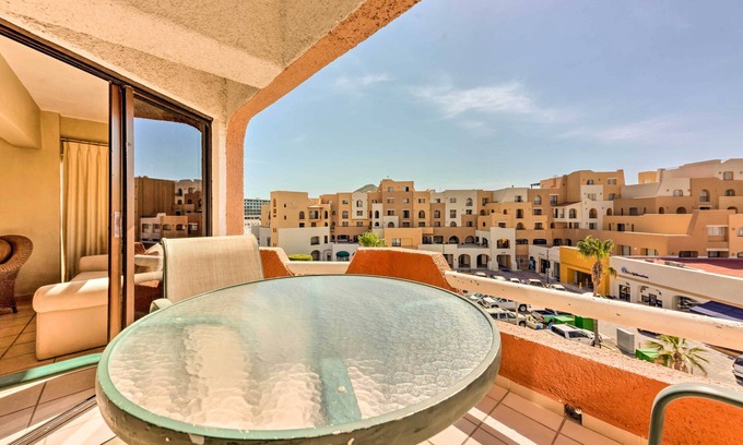 Centro Apartment | Marina View Cabo San Lucas Condo < 1 Mile to Beach