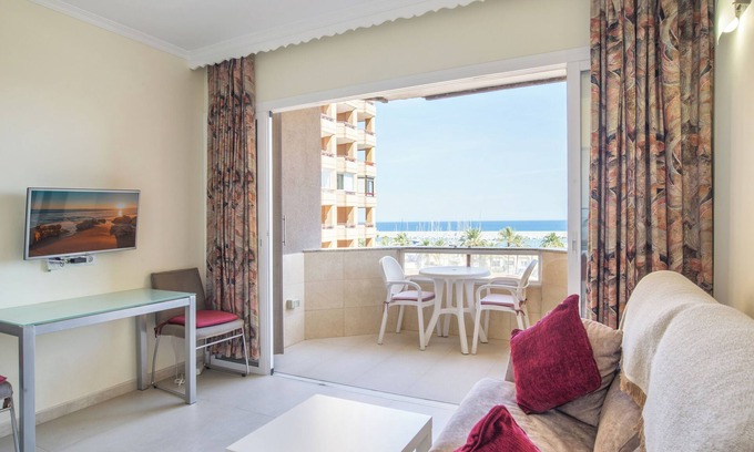Fuengirola City Centre Apartment | Marina View Modern Apartment with Sea View, Wi-Fi, A/C & Terrace