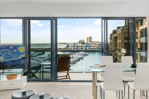 Glenelg Apartment | Marina Views Free Parking Beachside & Seaview