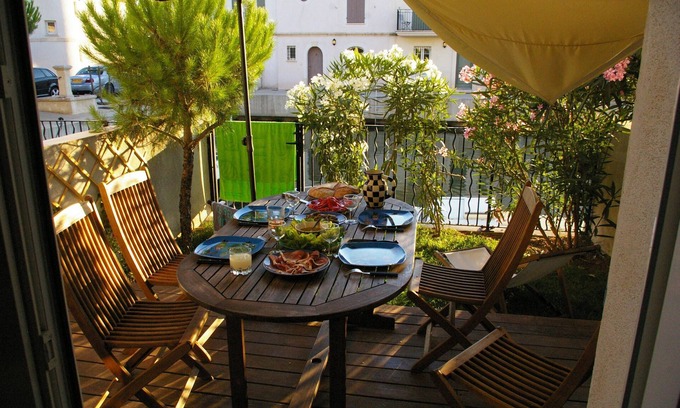 Aigues-Mortes Villa | Marina with private garden in charming residence in Aigues Mortes.