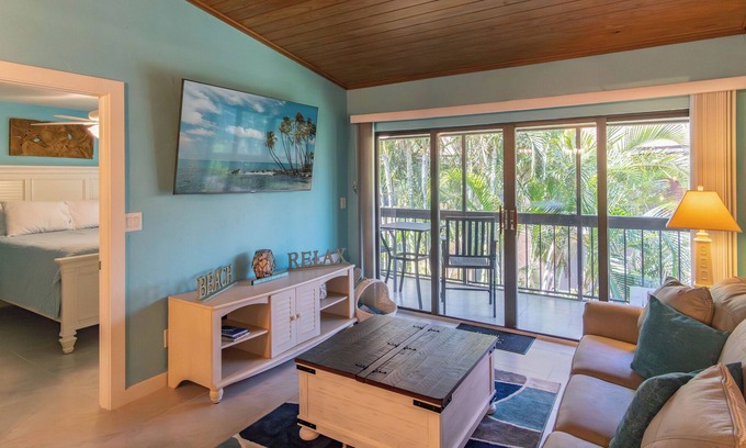 Marco Island House | MARINER 4 #208 TWO BEDROOM TWO BATH CONDO NEWLY RENOAVTED ISLAND GETAWAY