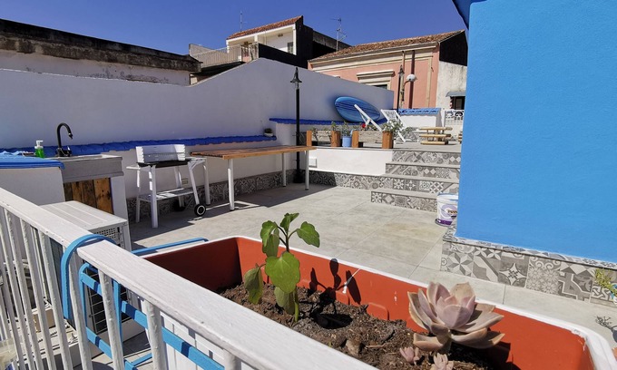 Riposto House | Marisol house 2 steps from the sea (2-4 people)
