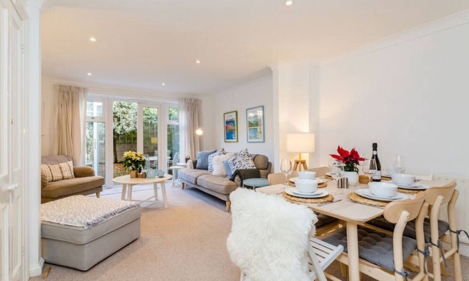 Montpelier House | Marlborough Mews XXX