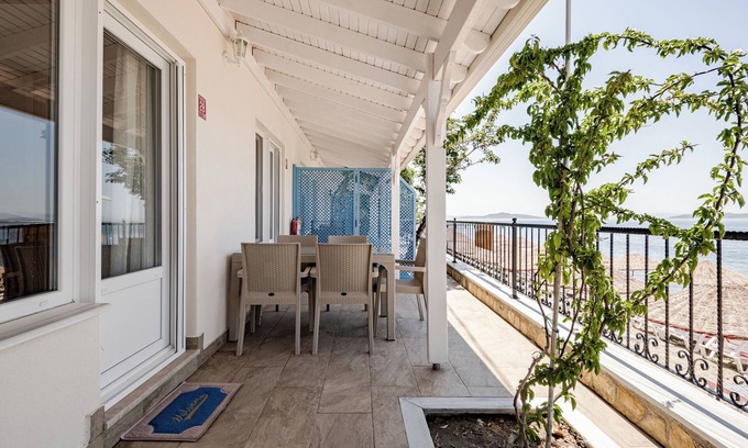 Marmara Apartment | Marmara Yali Evi - Direct Beachfront 3-Room-Apartment