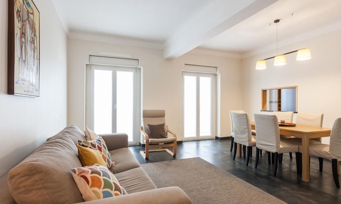 Lisbon Old Town Apartment | Marquês Central apartment in Marquês Pombal with WiFi.