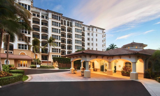 Florida North Atlantic Coast Resort | Marriott Ocean Pointe Resort Palm Beach Shores, FL One Bedroom Unit Sleeps 4