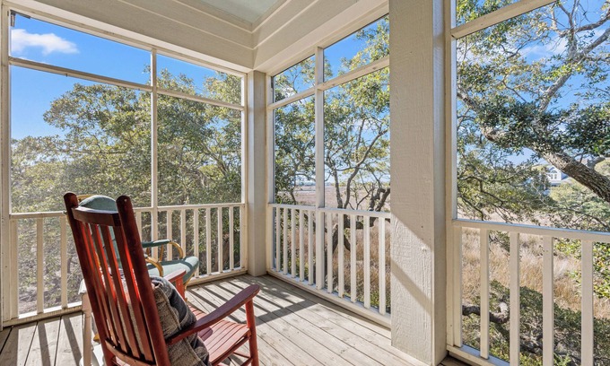 Litchfield by the Sea Villa | MARSH HAWK 5c - 3 bedroom in LBTS w beach, bike trails, fishing, pools & golf!