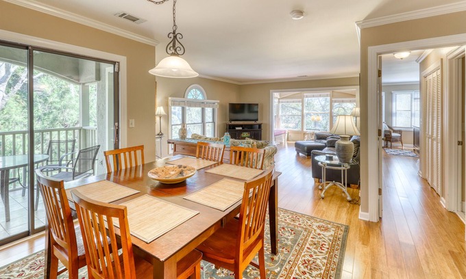 Seabrook Island Condo | Marsh view villa with screened porch, free WiFi, and access to community pool!