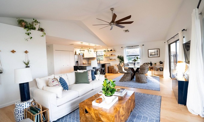 Spring Hill House | MarshaMellow A modern gulf coast Home! Fire pit, paddle boards, gas grill.