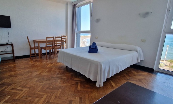 Puerto de la Cruz Apartment | Martianez Beach Studio 303, Sea Front&WIFI