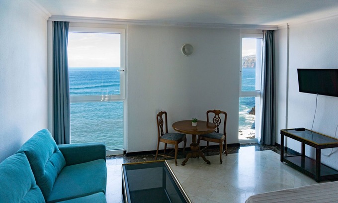 Puerto de la Cruz Apartment | Martianez Beach Studio 901, Sea Front&WIFI