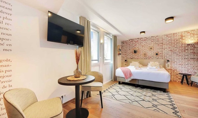 Vanves Apartment | Martin Apartment #23- Rooftop & Air Conditioning