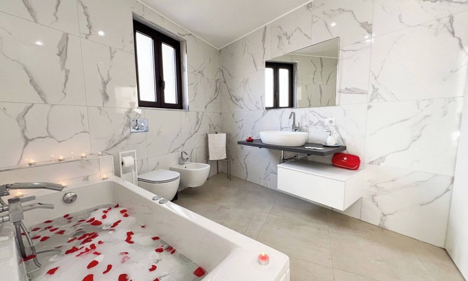 Catania City Centre Apartment | [ Martiry Suite Apartment ] + Self Check-in Late