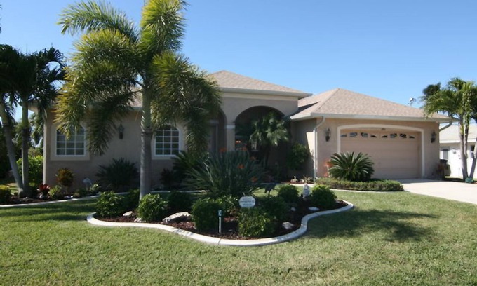 Caloosahatchee Villa | Marvelous Pool Villa In Top Location - Gulf Of Mexico Without Bridges And Locks