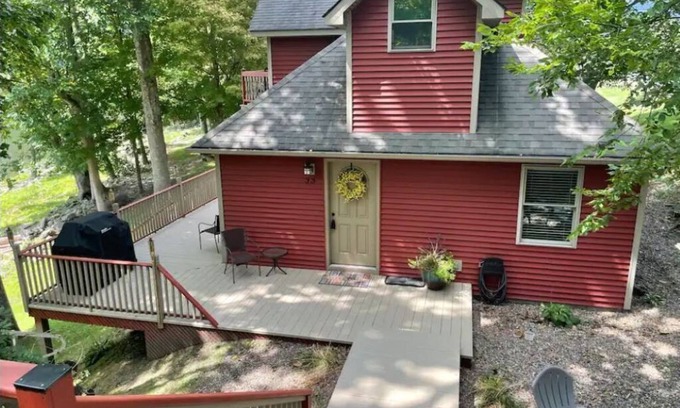 Meadow Bridge House | Mary’s Place- New River Gorge National Park and Preserve Rest, Relax, Rejuvenate