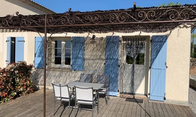 Chambonas House | Mas De Vignal Gite. Cozy cottage with terrace and infinity pool