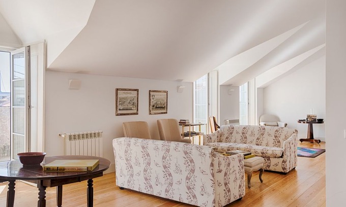 Santo Amaro Apartment | Master Architectural Gem in Alcântara