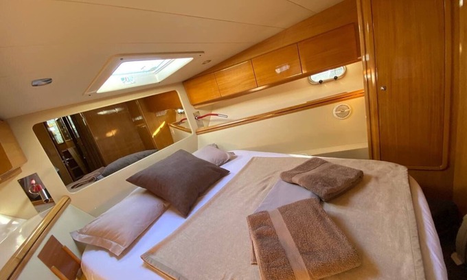 Trieste City Centre Boat Rental | MASTER BEDROOM WITH BATHROOM ON EXCLUSIVE YACHT IN DOWNTOWN TRIESTE
