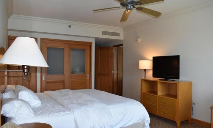 Puerta de Tierra Apartment | Master w Ocean & Lagoon view 2 guests (C06)