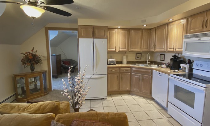 Ishpeming Apartment | Mather Inn Guest Suite 44