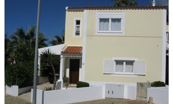 Alvor House | Matthew house