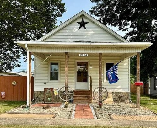 Mattoon House | Mattoon home by sports complex