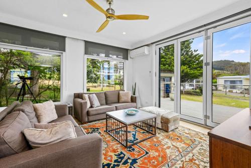 Skenes Creek House | MAVI BEACH HOUSE - Stylish home opposite beach