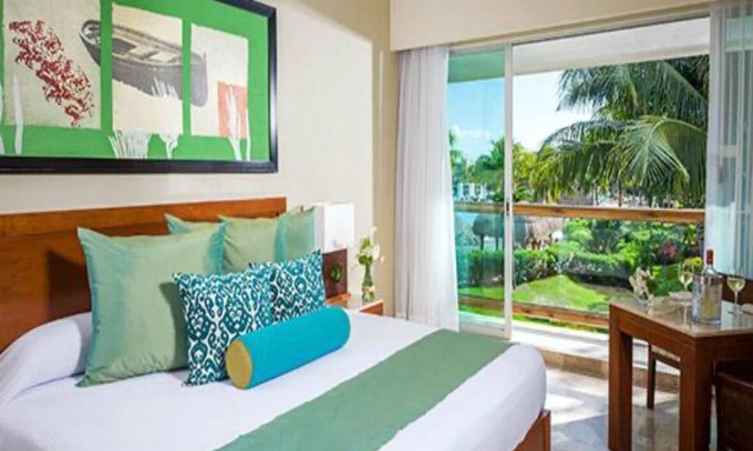 Maroma Apartment | Mayan Palace 2 BR and WiFi, AC in vibrant Riviera Maya