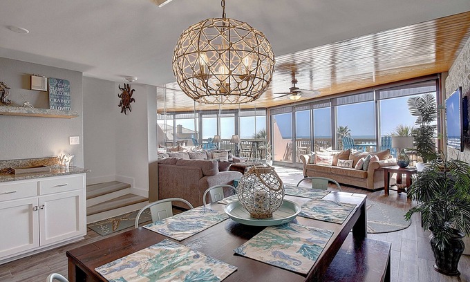 Port Aransas Condo | Mayan Princess 314 | Panoramic Ocean-Pool Views