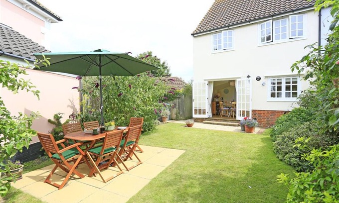 Aldeburgh House | Mayflower Cottage - Three Bedroom House, Sleeps 5