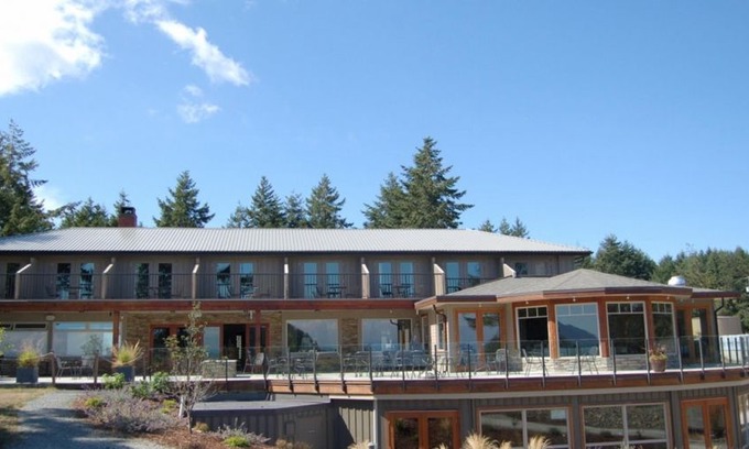 Mayne Island House | Mayne Island Resort - Waterview King Room