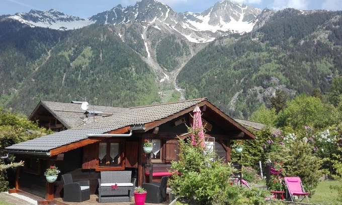 Les Praz-de-Chamonix Ski Chalet | Mazot le Petit Drus
