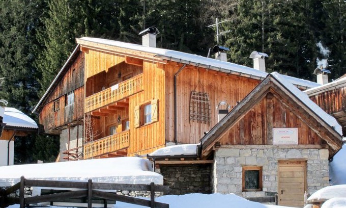 Mazzin Apartment | Mazzin Apartment, Sleeps 5 with Free WiFi