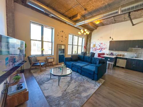 Near South Side Apartment | McCormick Place 3BR Luxury Penthouse Duplex with Personal Rooftop and Optional Parking for 8 guests in Chicago South Loop