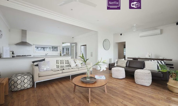 McCrae House | McCrae perfect family home, walk to the beach, chill by the fire. Free wine and