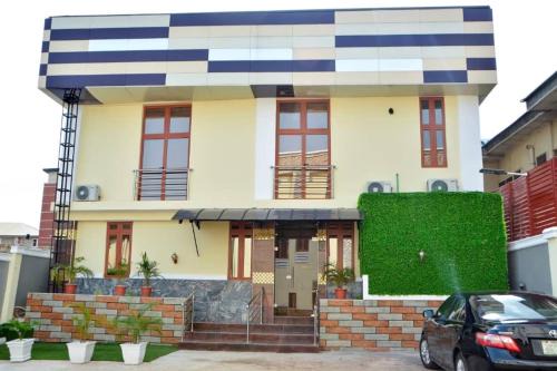 Enugu Hotel | MCLORRETS SUITES
