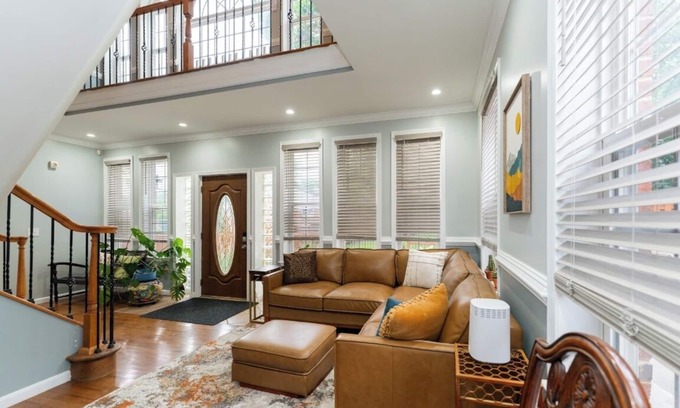 Friendly Apartment | MD/DC/VA Hideaway - Oasis/Jacuzzi w/4-bedroom/3-Bath in Fort Washington