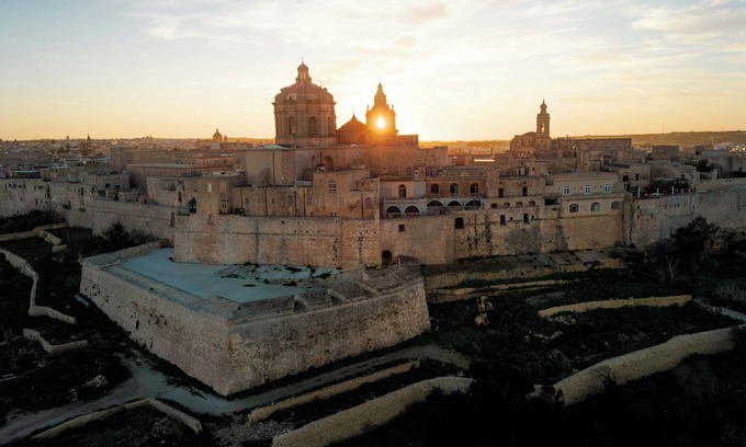 Mdina House | Mdina Main Square Duplex in City walls Unique Balcony with Cathedral &City Views